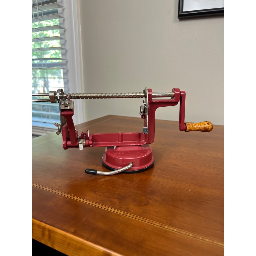 Back to Basics Apple Peeler Slicer Corer Red Cast Iron Suction Base Manual Crank